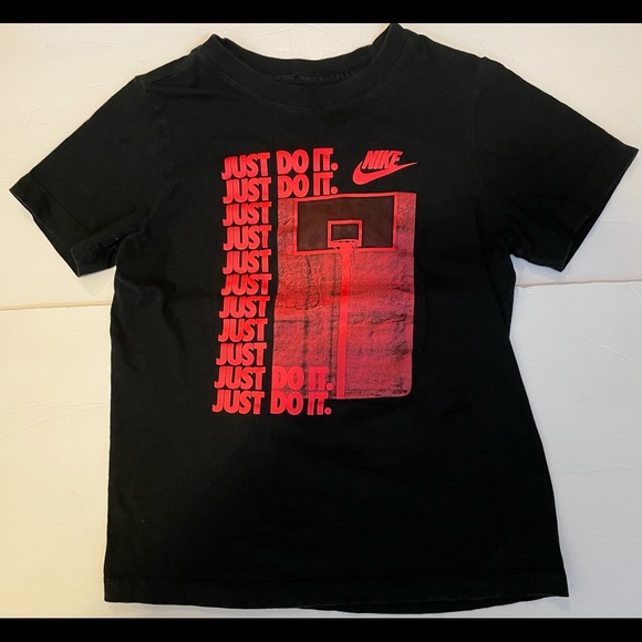 Black Nike Basketball T-shirt
Just Do It Medium - Picture 3 of 8